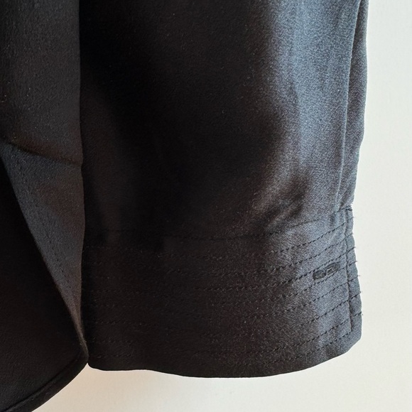 ❤️ VINCE SILK WOMEN'S RELAXED FIT CLASSIC V NECK BLACK BLOUSE MEDIUM - Picture 4 of 9